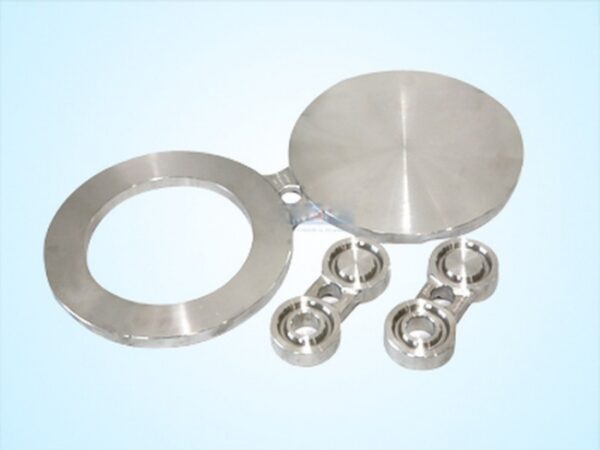 Spectacle Flange