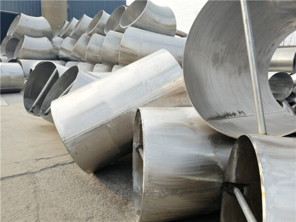 Large diameter stainless steel butt welding pipe fittings