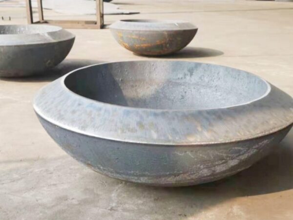 High pressure alloy pipe cap 12Cr1MoV